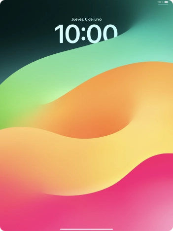 Pulsa en un lugar cualquiera de la pantalla de bloqueo y mantén la pulsación unos instantes.