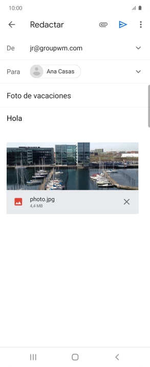 Pulsa el icono de envío cuando termines de escribir el correo electrónico.