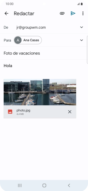 Pulsa el icono de envío cuando termines de escribir el correo electrónico.
