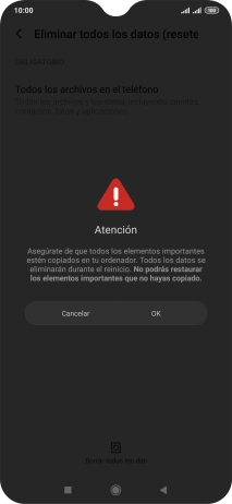 Pulsa OK. Espera unos instantes mientras el teléfono restablece la configuración predeterminada. Sigue las indicaciones de la pantalla para configurar el teléfono y dejarlo listo para su uso.