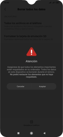 Pulsa Aceptar. Espera unos instantes mientras el teléfono restablece la configuración predeterminada. Sigue las indicaciones de la pantalla para configurar el teléfono y dejarlo listo para su uso.
