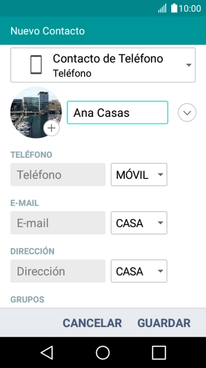 Pulsa Teléfono e introduce el número de teléfono deseado.
