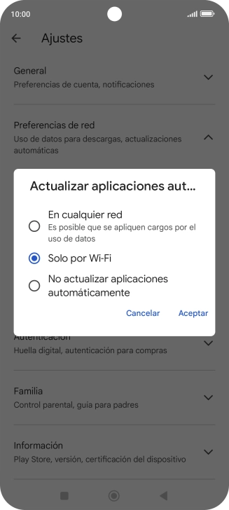 Para activar la actualización automática de apps a través de la red móvil, pulsa el campo junto a 