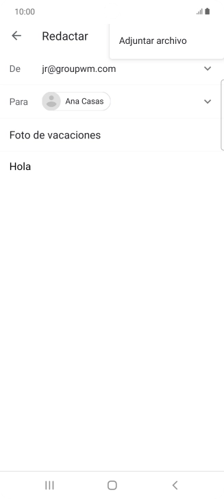 Pulsa Adjuntar archivo y desplázate a la carpeta deseada.