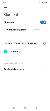 Pulsa el dispositivo Bluetooth deseado y sigue las indicaciones de la pantalla para vincular el dispositivo al teléfono.