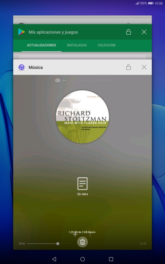 Para cerrar una sola aplicación en ejecución, desliza el dedo hacia la derecha sobre la aplicación deseada.