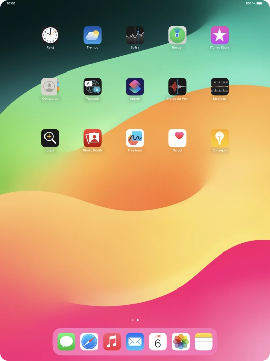 Pulsa en un lugar cualquiera de la pantalla de bloqueo y mantén la pulsación unos instantes.