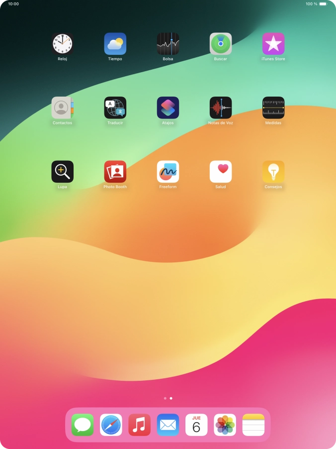 Pulsa en un lugar cualquiera de la pantalla de bloqueo y mantén la pulsación unos instantes.