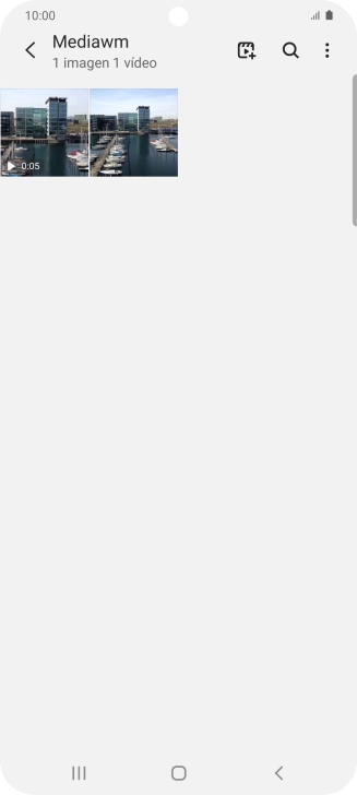 Mantén pulsados la fotografía o el videoclip deseados durante unos instantes.