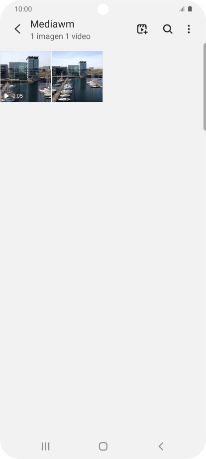 Mantén pulsados la fotografía o el videoclip deseados durante unos instantes.