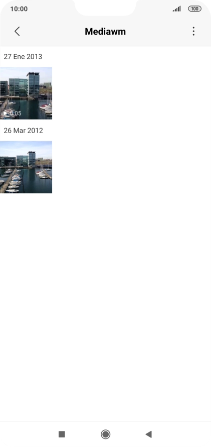 Mantén pulsados la fotografía o el videoclip deseados durante unos instantes.