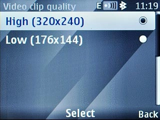 Highlight High (320x240) or Low (176x144) and press the Navigation key.