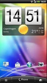 The battery icon shows the remaining battery power. The bigger the coloured section of the icon, the more power.Further information: Charge the battery