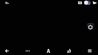 To turn the flash on or off:Press the flash icon.