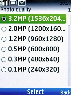 Highlight the required setting and press the Navigation key.