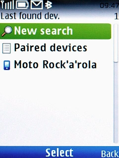 Scroll to New search and press the Navigation key.Your phone now searches for devices and after a moment, a list of Bluetooth devices within range is displayed.