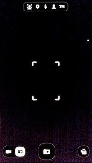 You have a number of other options when taking pictures using your phone's camera.Press the settings icon.Choose one of the following options:Select scene mode, go to 3a.Select picture size, go to 3b.Turn geotagging on or off, go to 3c.