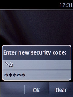 Key in a new phone lock code and press OK.