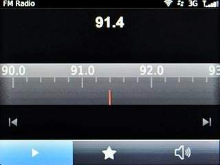 Scroll to the turn on radio icon and press the Navigation key to turn on the radio.Follow the steps below to use the radio.