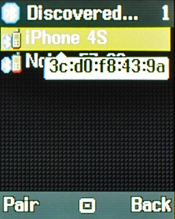 Highlight the required Bluetooth device and press the Navigation key.You also need to accept the file transfer on the other device.The file is sent.