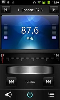 Press the speaker icon or the headset icon.Depending on the current setting, the speaker is turned on or off.