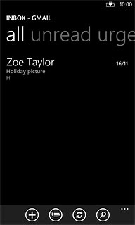 To manually retrieve new email messages:Press the refresh icon.