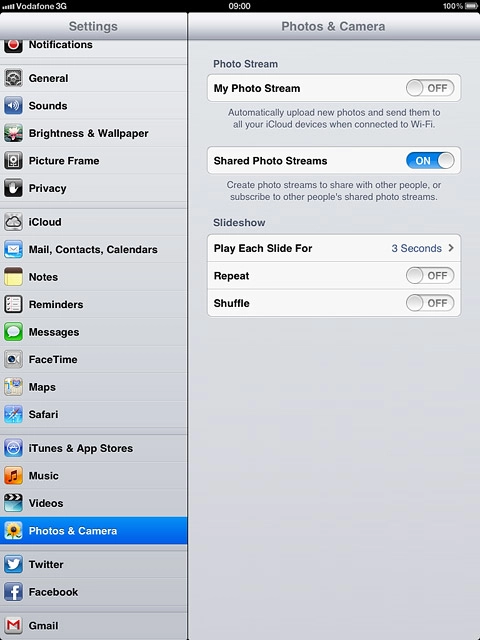 Press the indicator next to Shared Photo Streams to turn on the function.Log on to iCloud if you're asked to do so.