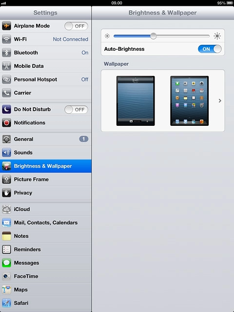 Press the field below Wallpaper.
