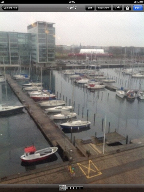 The picture you've just taken is displayed.Press Edit.Select one of the following options:Rotate the picture, go to 4a.Use automatic picture improvement, go to 4b.Remove red eyes, go to 4cCrop the picture, go to 4d.