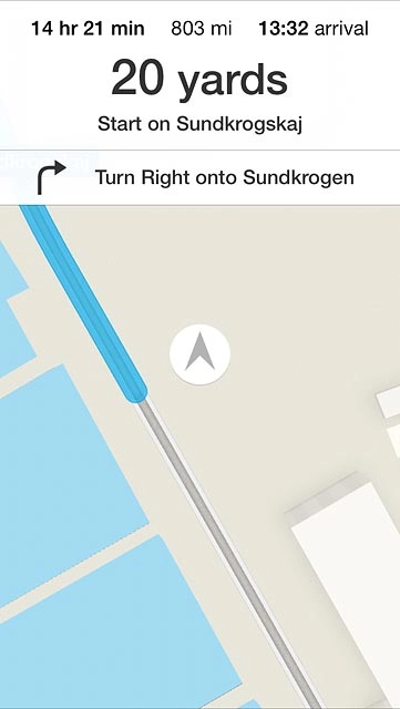 The navigation window with information about your route is displayed.the time of arrival, the travel time, the travel distance and the next route detail are displayed at the top of the display.Follow the verbal instructions or the instructions on the display to go to the selected destination.