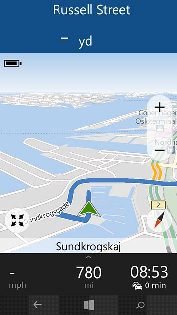 The navigation window with information about your route is displayed.The next turn is displayed at the top of the display.