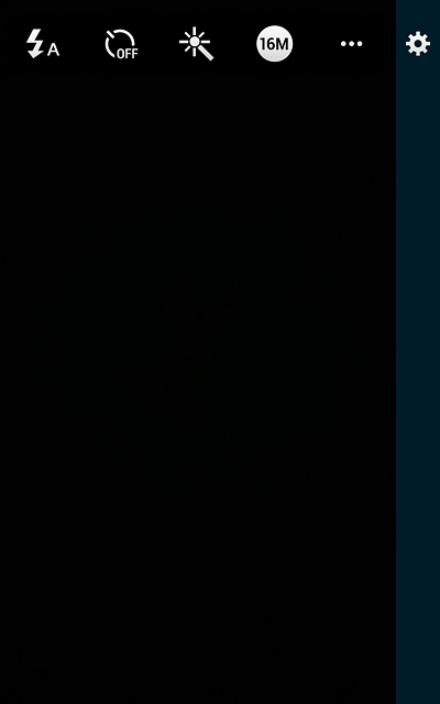 Press the camera light icon repeatedly to turn the function on or off.