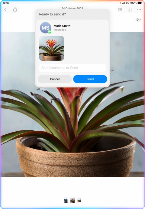 Ask Siri to share the screen content with your contacts.