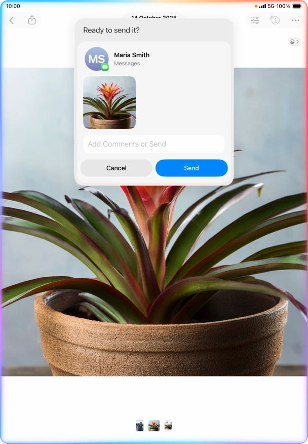 Ask Siri to share the screen content with your contacts.