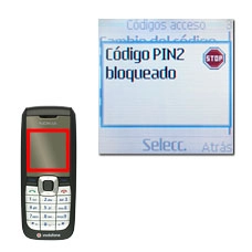 En la pantalla aparece brevemente Código PIN2 bloqueado.