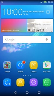 Cuando el icono de carga de batería aparece en la parte superior de la pantalla, la carga se está llevando a cabo.