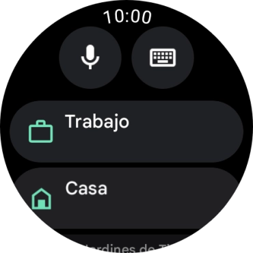Pulsa el icono de micrófono y di en alto el destino deseado.
