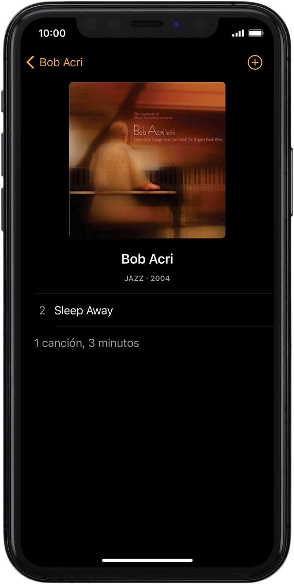 En el teléfono: Pulsa la lista de reproducción o el álbum deseado para transferir archivos de música al Apple Watch.