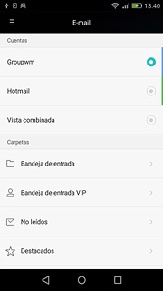 Desliza el dedo hacia la derecha desde la parte izquierda de la pantalla.Pulsa la cuenta de correo electrónico deseada.