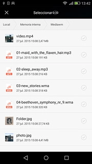 Pulsa un archivo.Sigue las indicaciones de la pantalla para ver cómo adjuntar el archivo.