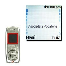 El icono de alarma indica que se ha configurado el despertador.