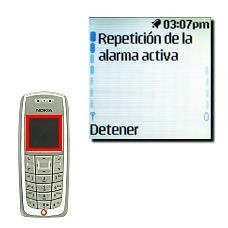 La pantalla muestra Repetición de la alarma activa y la alarma vuelve a sonar aproximadamente a los cinco minutos.