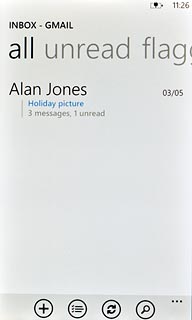To manually retrieve new email messages:Press the update icon.