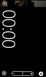 You have a number of other options when recording video clips using your phone's video recorder.Press the settings icon.Choose one of the following options:Select video size, go to 3a.Select scene mode, go to 3b
