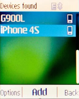Highlight the required Bluetooth device and press the Navigation key.