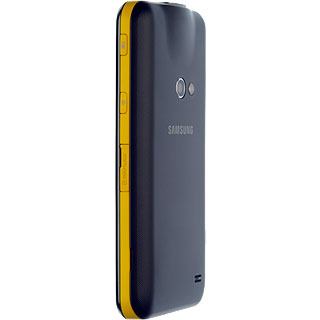 Turn the back of your phone towards you.Take hold of the left side of the back cover and remove it.