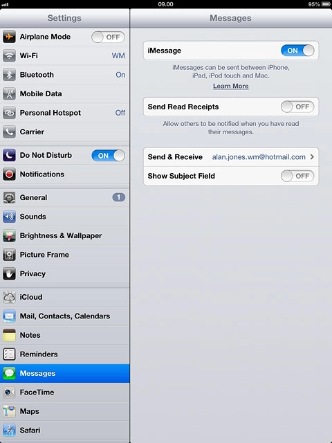 Press the indicator next to iMessage.Depending on the current setting, the function is turned on or off.